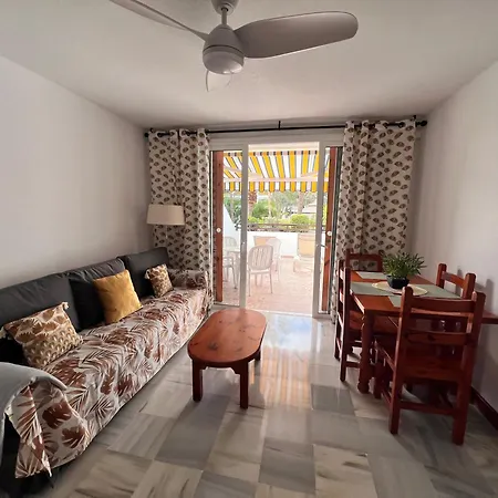 Seafront New Modern Lejlighed